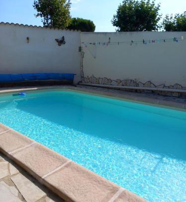 La Celle-sous-Gouzon Villa | Villa avec piscine côté mer