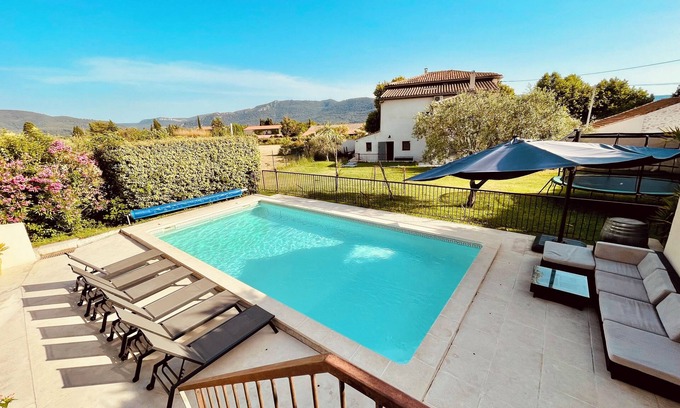 Aubagne House | Villa Avec Piscine et Dépendance au Pied des Collines de Pagnol