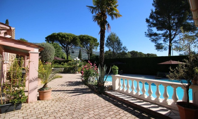 Le Tignet Villa | Villa Avec Piscine Gigantesque et Grand Jardin