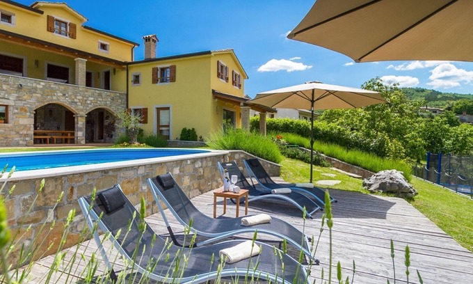Pazin House | Villa Bacula with private pool, garden, free WiFi, free parking, quiet area