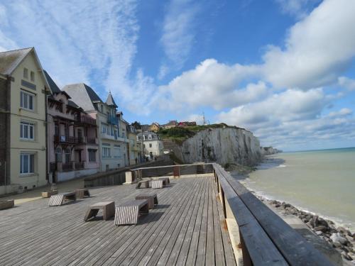 Ault Apartment | Villa Bagatelle vue mer, à 2mn à pied de la plage et du centre ville
