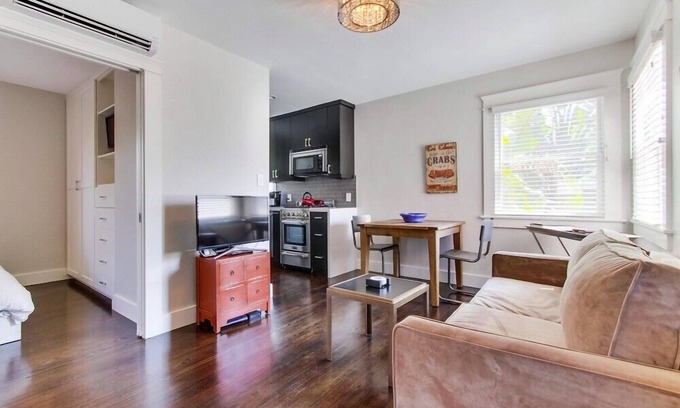 North Park Villa | Villa Barajas - Gorgeous, modern hide-away near Zoo & Park