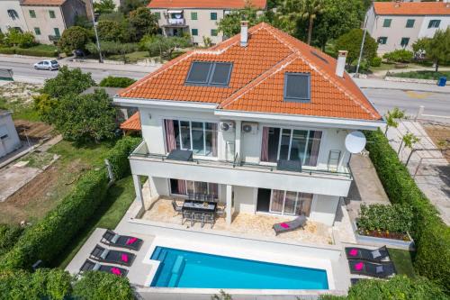 Kastel Gomilica Apartment | Villa Barbara Apartments with heated pool