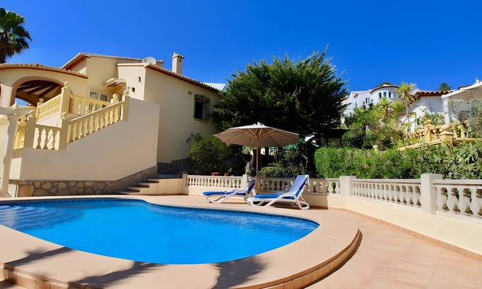 Pedreguer Villa | Villa 'Bárbara' with Mountain View, Private Pool and Air Conditioning