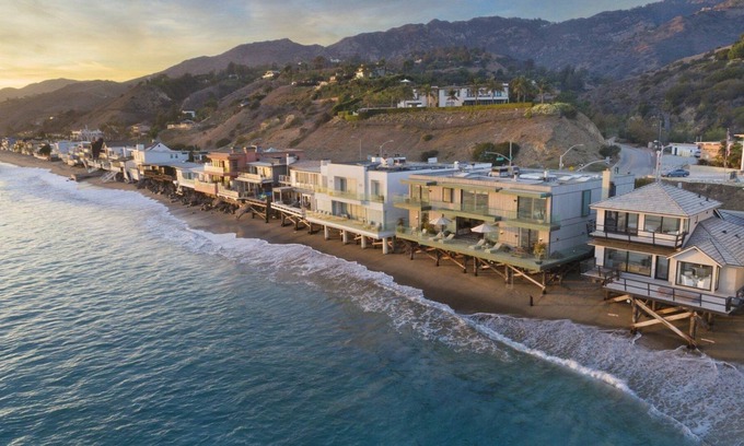 Eastern Malibu Villa | Villa Beach Essence