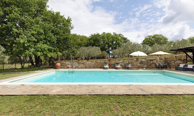 Barberino Tavarnelle Villa | Villa 'Beccalorzo' with Private Pool, Wi-Fi and Air Conditioning
