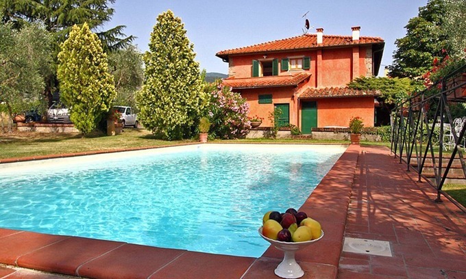Reggello Villa | Villa Belletto: An elegant and welcoming two-story villa in the characteristic style of the Tuscan countryside, with Free WI-FI.