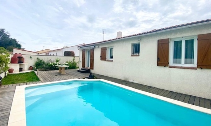 Manduel Villa | Villa between sea and mountain