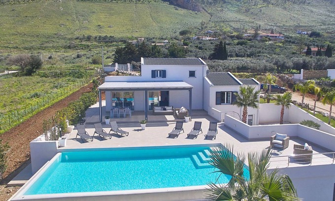 Castellammare del Golfo Villa | Villa Biancolilla