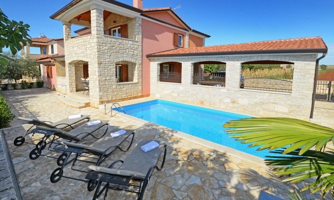 Kastelir-Labinci Villa | Villa Bianca with pool in Tar, Istria
