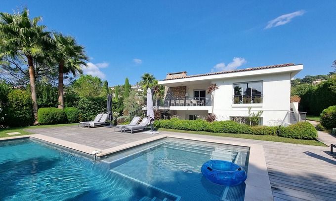 Mougins Villa | Villa Bleu de Mougins – Luxury villa with heated pool near Cannes