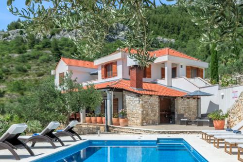 Kastel Kambelovac Villa | Villa Bobica Split