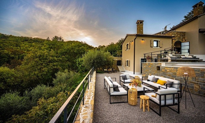 Gracisce Villa | Villa Boshka - Luxurious Villa with Private Pool Amidst Nature