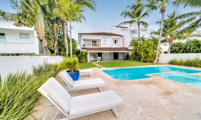 Las Palmas Villa | Villa bravo cook, maid,2 transfer, 1 golf car, pool and jacuzzi ocean front