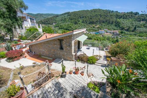 San Bartolomeo al Mare House | Villa Breezy Way - Among Greenery - Happy Rentals