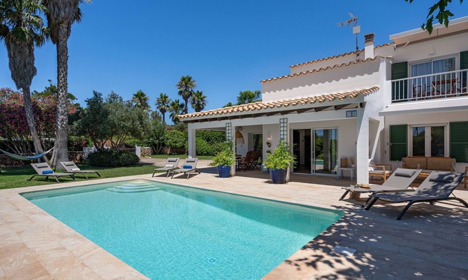 Binisafua Villa | Villa by the sea with pool: charme and comfort