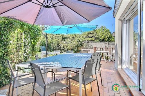 Port-Louis House | Villa cafe marrec