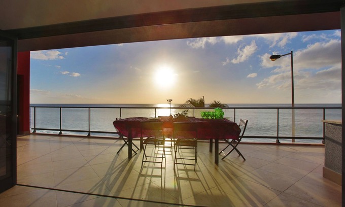 Calheta Villa | Villa Camacho V - Luxurious Villa Located Directly On The Beach