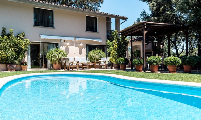 Pollensa Ski Chalet | Villa Can Llamas besieged amidst fragrant pines an oaks