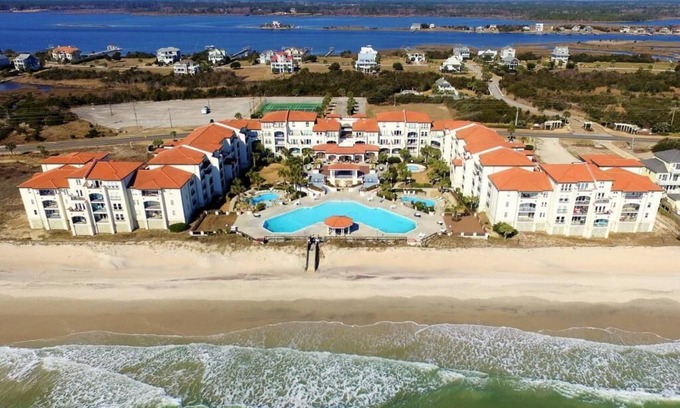 North Topsail Beach Resort | Villa Capriani Ocean Front Resort King Suite 3-4 BR's