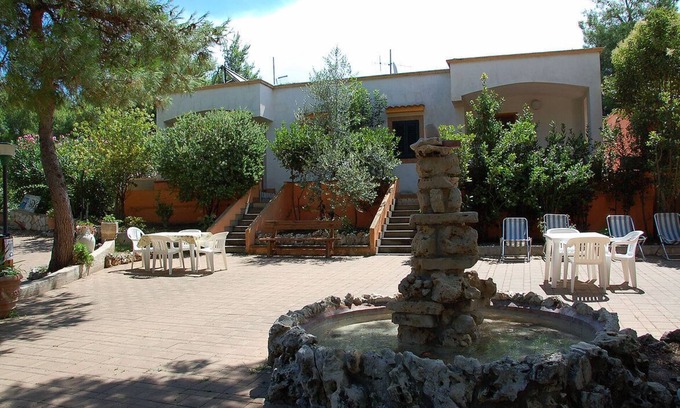 Defensola House | VILLA CARLA B Two-room apartment with kitchenette, internal parking