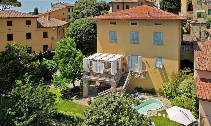 Lari Villa | Villa Carlotta con piscina