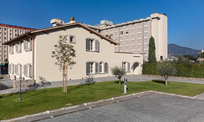 Novoli - San Donato Apartment | Villa Carobbi Apartments Florence
