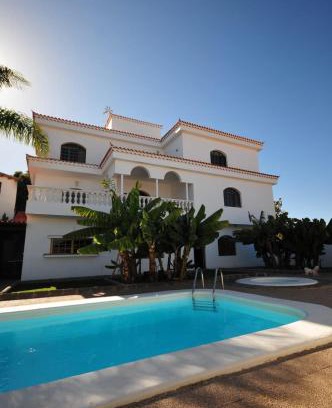 San Bartolome de Tirajana Villa | Villa Carolina with private pool