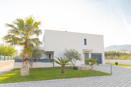 Kastel Novi Apartment | Villa Castelli, Apartment with Pool, Kastela