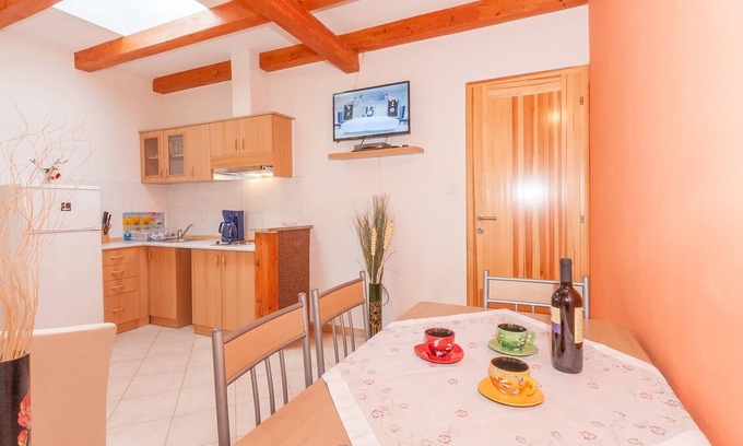 Brnobici Apartment | Villa Castello - Apartment 3, enjoy the sea view from the pool