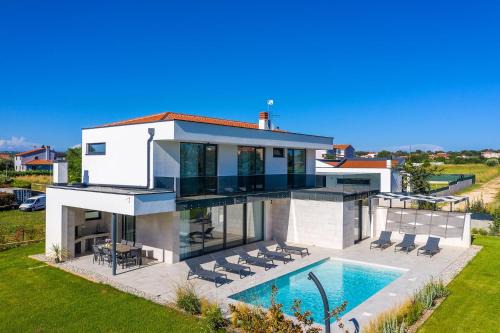 Valbandon Villa | Villa Celi whit heating pool Fazana Pula