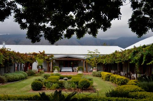Porterville House | Villa ChoCoLatt Guest House