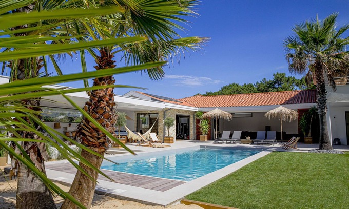 Vieux-Boucau-les-Bains Villa | VILLA CLARIS, BIG HOUSE 300 METERS AWAY FROM THE BEACH