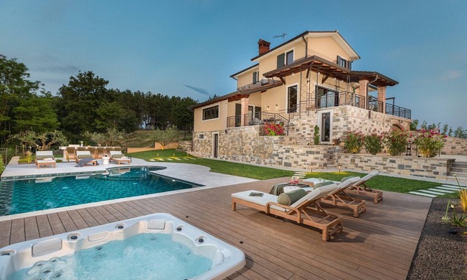 Motovun Villa | Villa Clara – A Stunning Oasis of Luxury with Large Pool, Wellness, Game Room, Fitness, and Breathtaking Views of Motovun