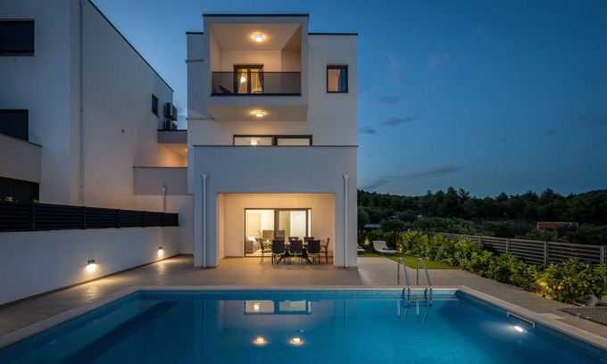Tribunj Villa | Villa Colin Tribunj- Moderne Villa mit Einem Herrlichen Meerblick