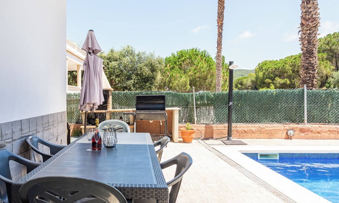 Condado del Jaruco Villa | Villa 'Con Piscina En Lloret De Mar' with Mountain View, Private Pool and Wi-Fi