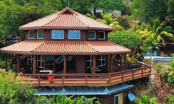 Calabash Bight House | Villa con Vista @ Calabash Bight, Roatan.