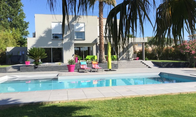 Massilia Villa | VILLA CONTEMPORAINE private pool 5* tourist residence close to beaches