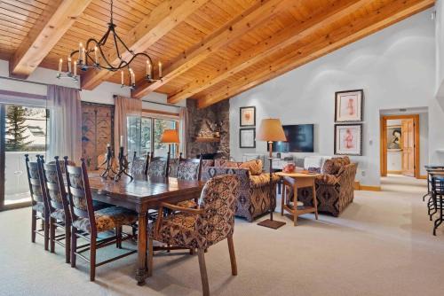Vail Apartment | Villa Cortina 330 by East West Hospitality
