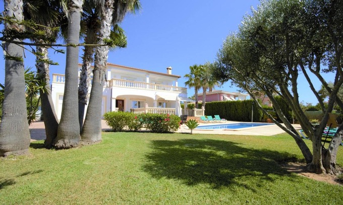 Sa Torre Villa | Villa 'Cunill' with Sea View, Wi-Fi and Air Conditioning