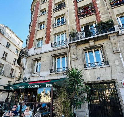 Quartier de la Monnaie Apartment | Villa d'art - Claire