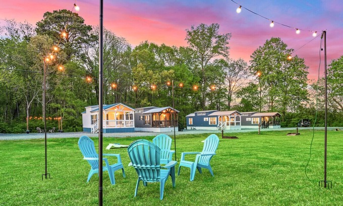 Guntersville Apartment | Villa D`Azur Romantic King