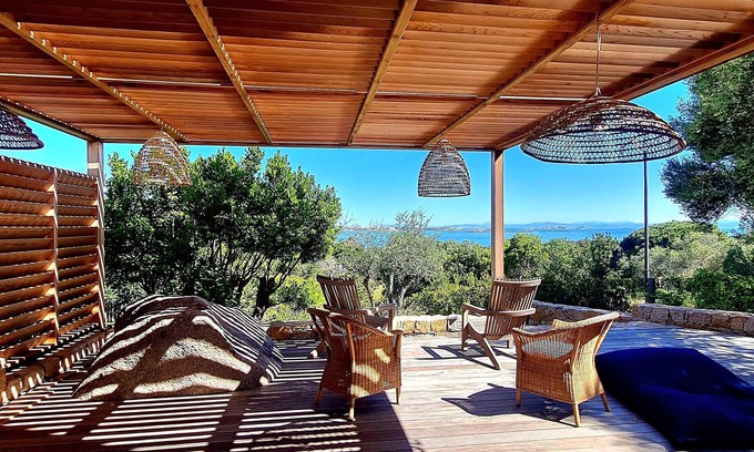 Bonifacio Villa | "villa D'exception Avec Vue Imprenable sur la Mer et Accès Direct à la Plage"