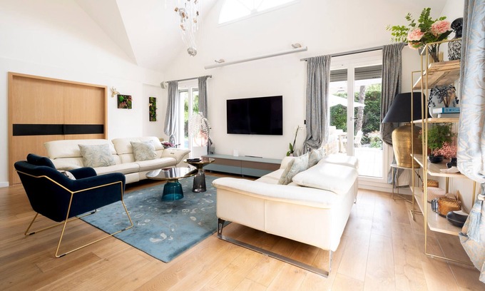 Bussy-Saint-Georges Villa | Villa de Brisay - Welkeys