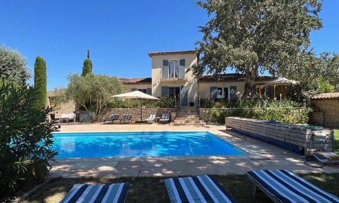 Argilliers Villa | Villa de Charme, à Proximité Immédiate D'uzes et du Pont du Gard