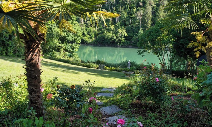 Hohentengen am Hochrhein Villa | Villa Rheinblick: Riverside Gem near Zürich