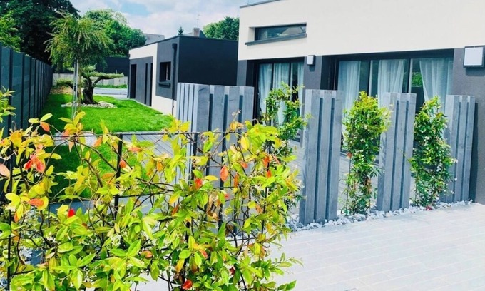 Bruz Villa | Villa de Standing Avec Piscine Chauffée à 7mn de Rennes