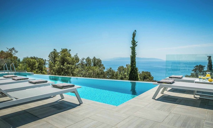 Vlachata Villa | Villa Del Cielo - Premier Villa with Incredible Sea Views & First-Class Decor