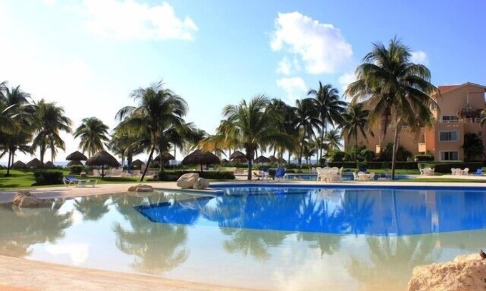 Puerto Aventuras Condo | Villa Del Mar 1 "Casa de Colores" Beachfront 2 Bedroom Condo Puerto Aventuras