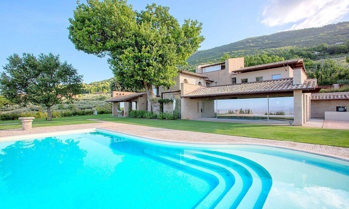 Assisi Villa | Villa della Marca: A spacious villa situated a few minutes from the town center, with Free WI-FI.